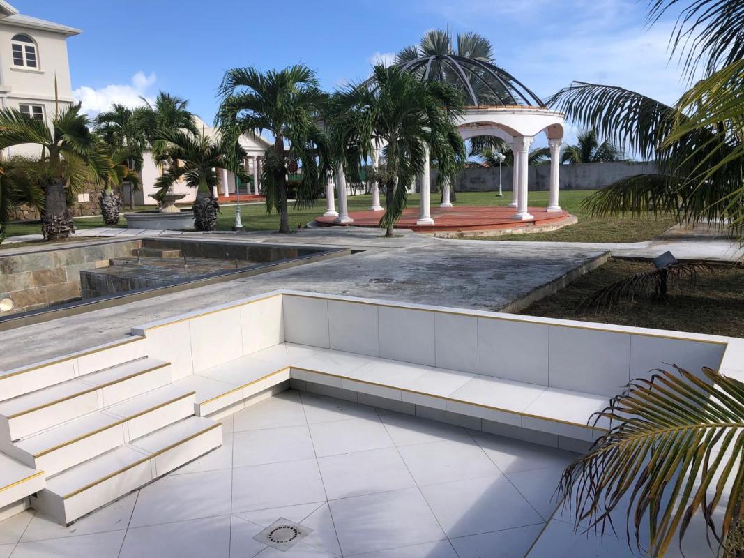 Location Villa 4 personnes Martinique construction piscine (1)